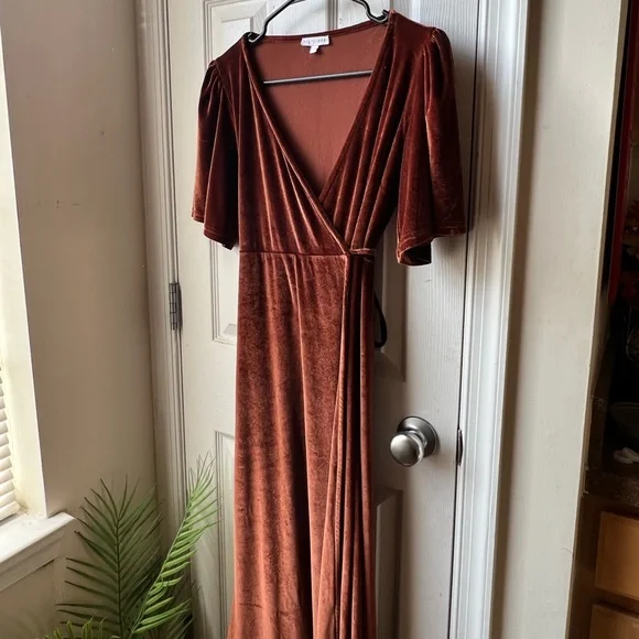 Baltic Born Elegant Velvet Wrap Dress - Picture 11 of 16